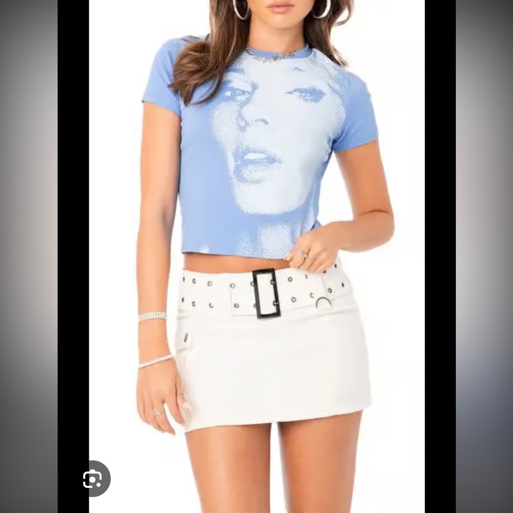 Edikted Pixel Face Crop Graphic T-Shirt | Color: Blue | Size: S